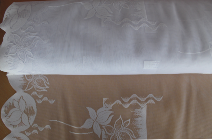 Valge, lillelise mustriga pitskardina kangas: kõrgus -85cm - Image 3