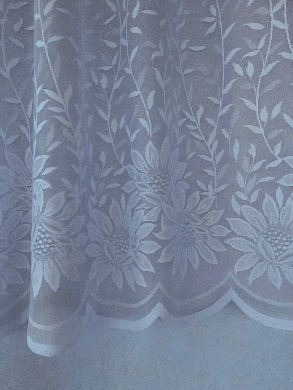 Valged, lillelise mustriga pitskardinad: kõrgus-150cm - Image 2