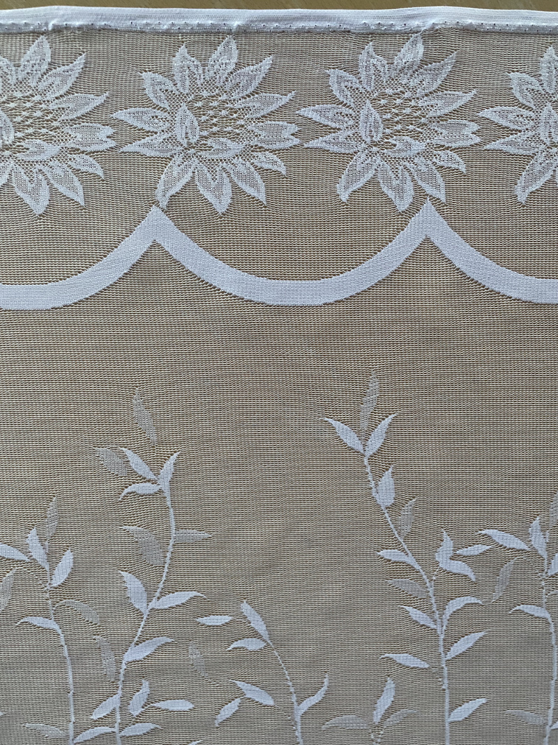 Valged, lillelise mustriga pitskardinad: kõrgus-150cm - Image 5