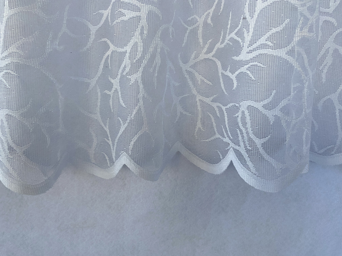 Valged graafilise mustriga pitskardinad: kõrgus-205cm - Image 2