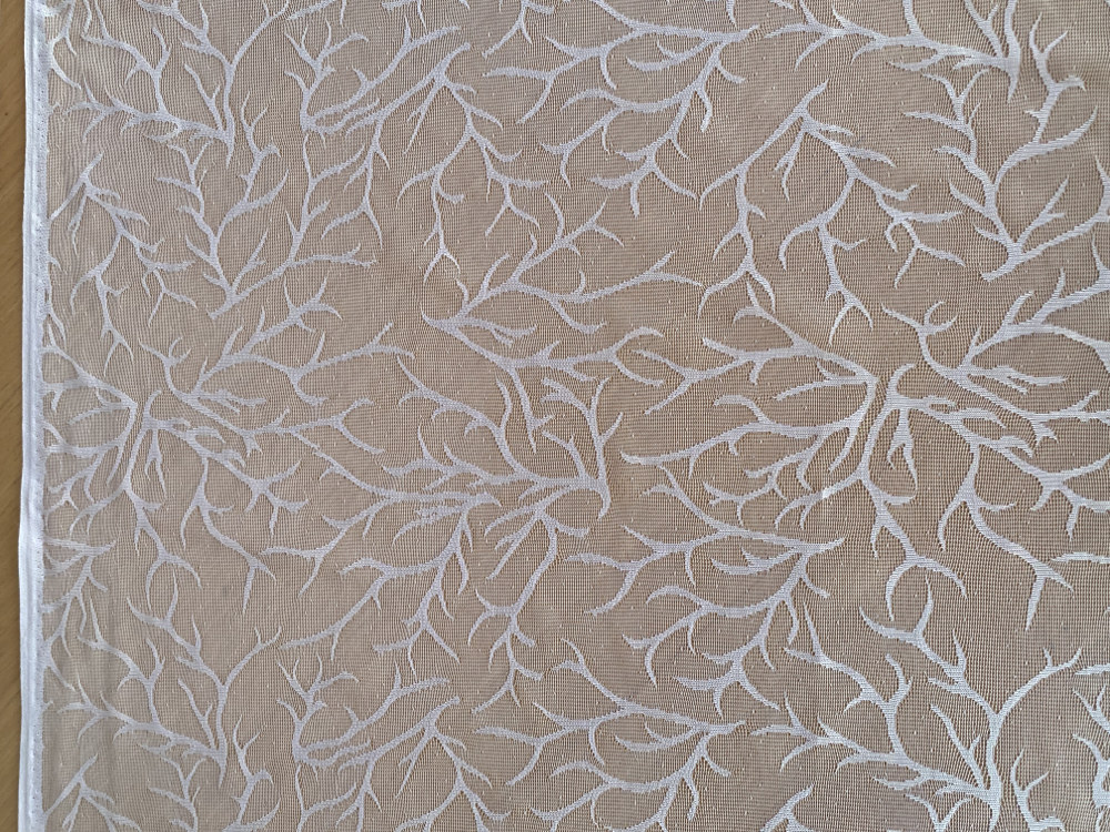 Valged graafilise mustriga pitskardinad: kõrgus-205cm - Image 3